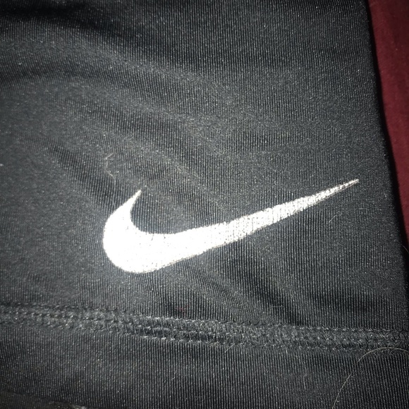 black nike pros - Picture 2 of 3